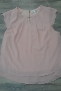 Pink Top Scalloped sleeves